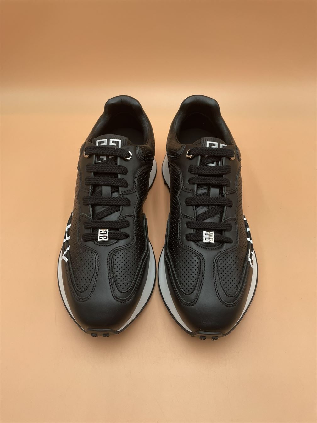 GIVENCHY RUNNER SNEAKERS IN PERFORATED LEATHER   GVC003