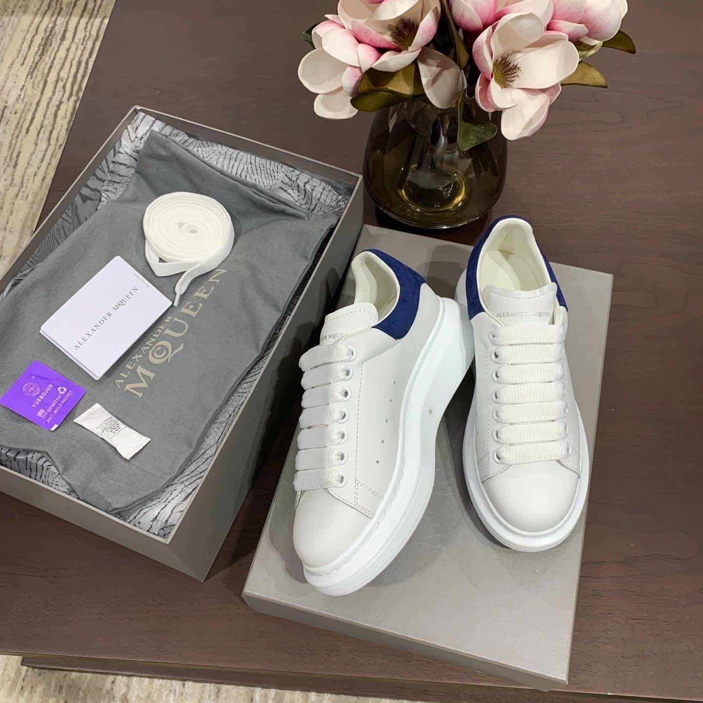 A1exa*der Mcqv*en Sneaker Dupe - AM10