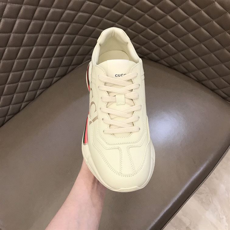 Gvc*1 WOMEN S RHYTON Gvc*1 LOGO LEATHER SNEAKER   GCC008