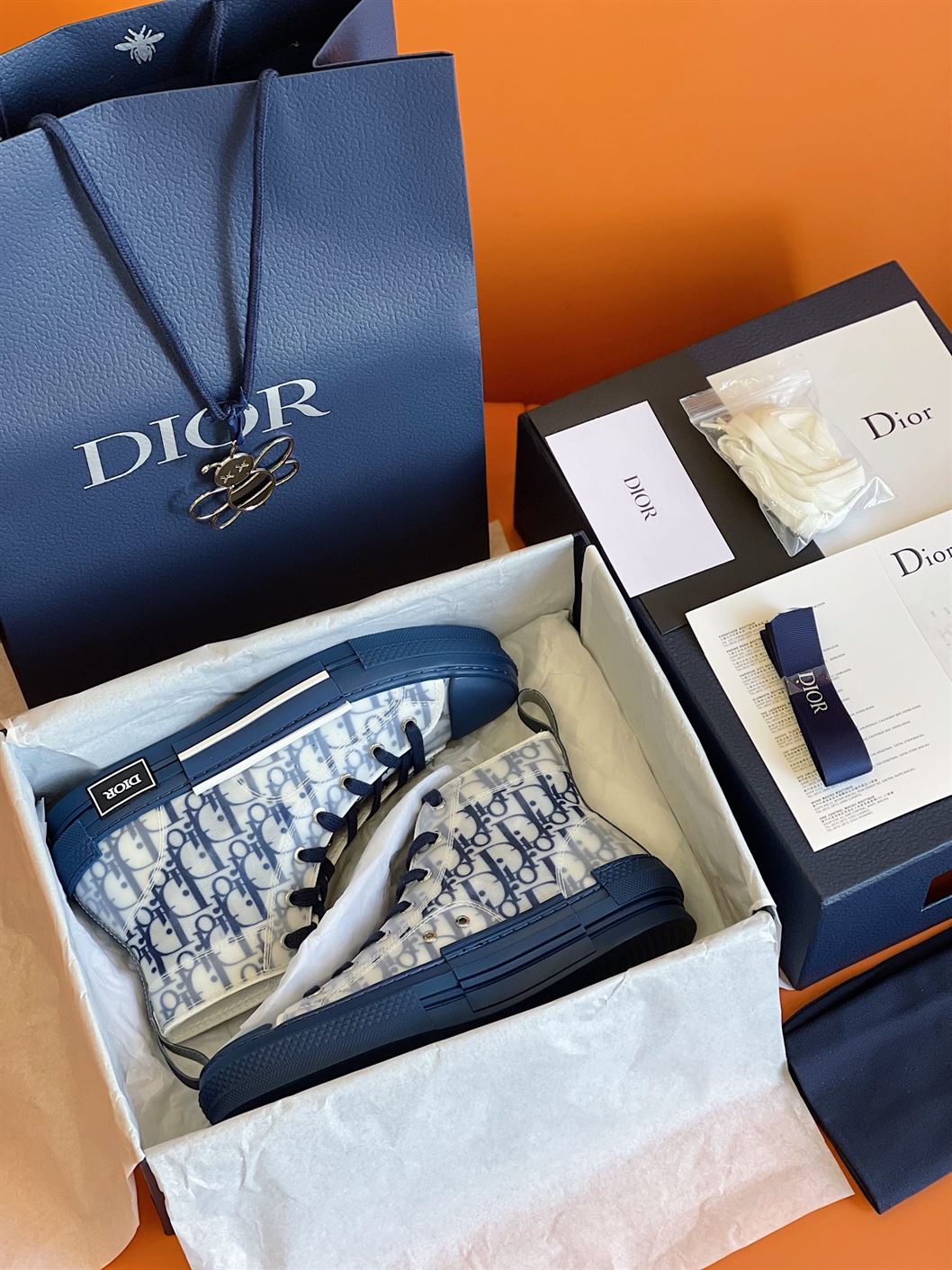 D10r B23 HIGH-TOP SNEAKER   DO040