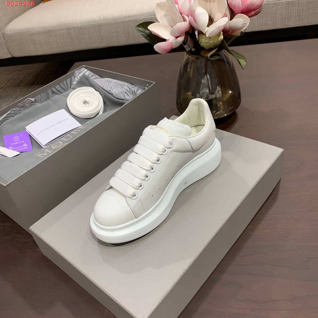 A1exa*der Mcqv*en Sneaker Dupe - AM13