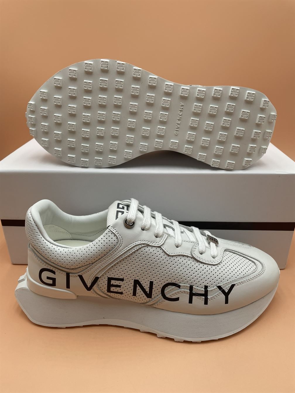GIVENCHY RUNNER SNEAKERS IN PERFORATED LEATHER   GVC006