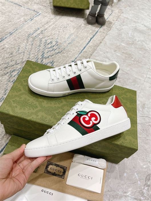 Gvc*1 Dupes Shoes INTERLOCKING G SNEAKERS   GCC094