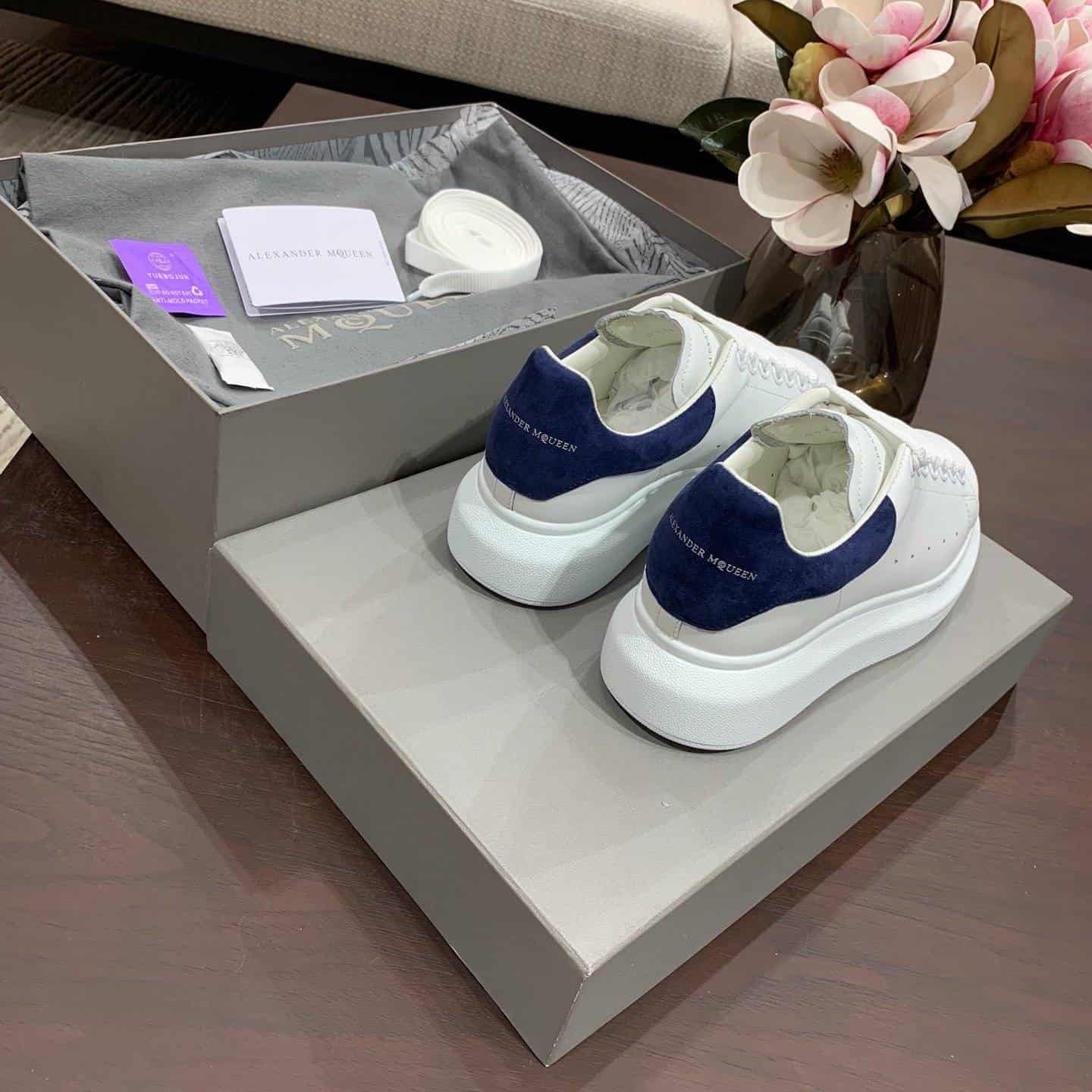 A1exa*der Mcqv*en Sneaker Dupe - AM10