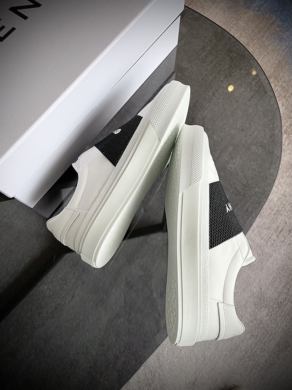 GIVENCHY SNEAKERS WITH ELASTIC BAND   GVC001
