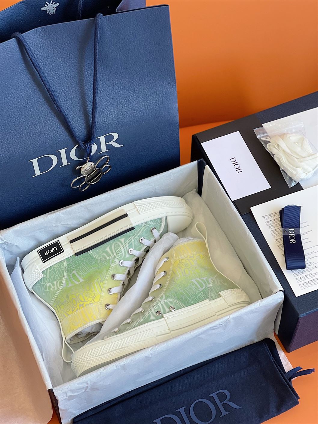 D10r B23 HIGH-TOP SNEAKER   DO037