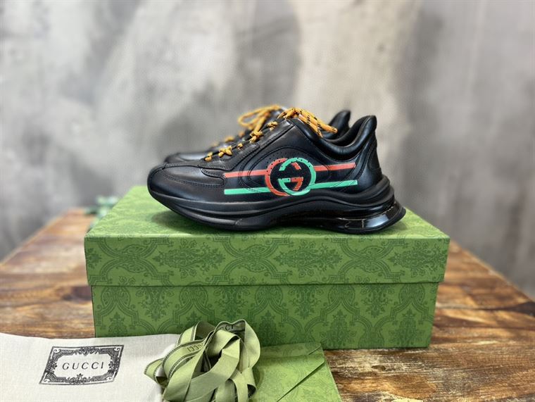 Gvc*1 RUN SIDE-STRIPE SNEAKERS   GCC095