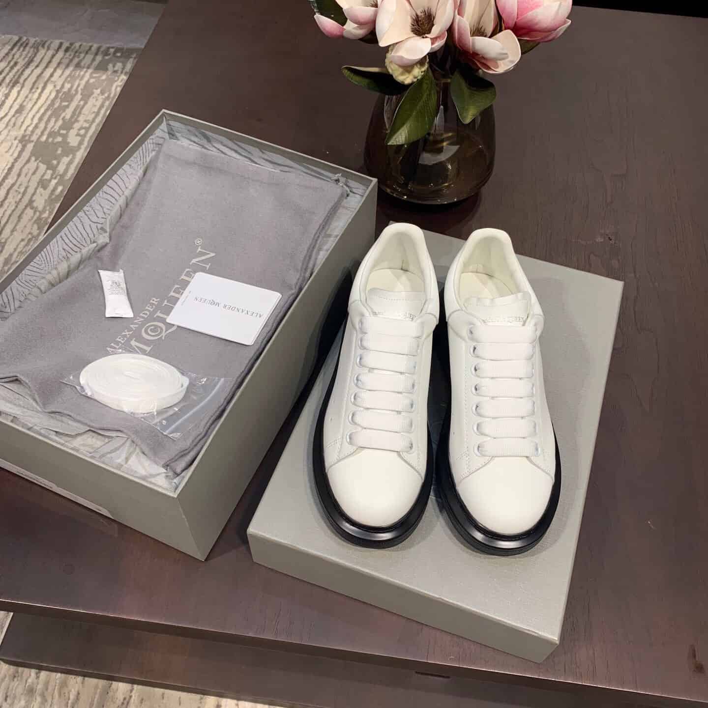 A1exa*der Mcqv*en Sneaker Dupe - AM2