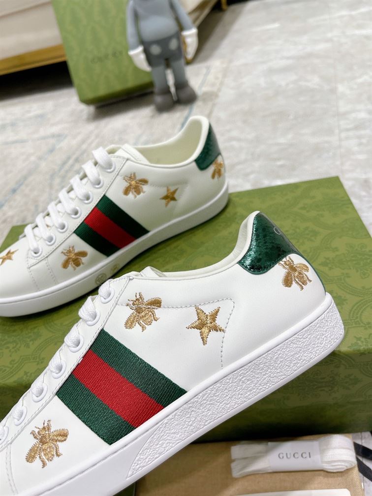 Gvc*1 Dupes Shoes ACE EMBROIDERED SNEAKER WITH BEES AND STARS   GCC090