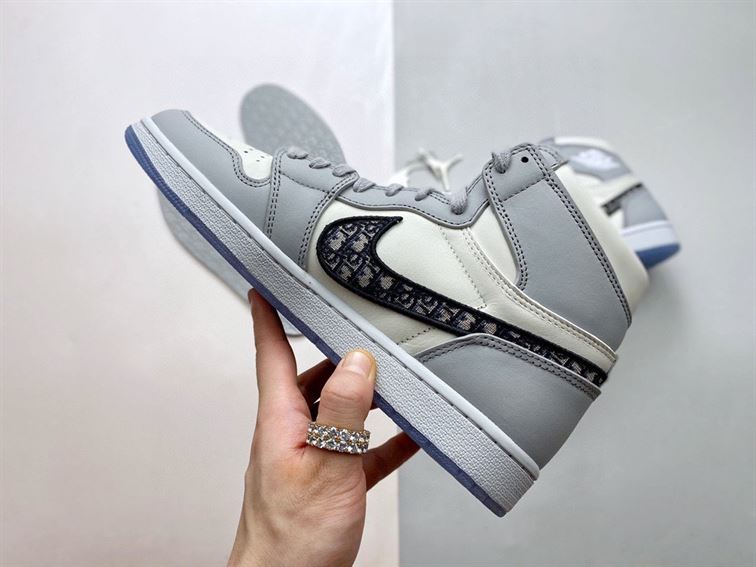 D10r AIR JORDAN 1 HIGH OG   DO061