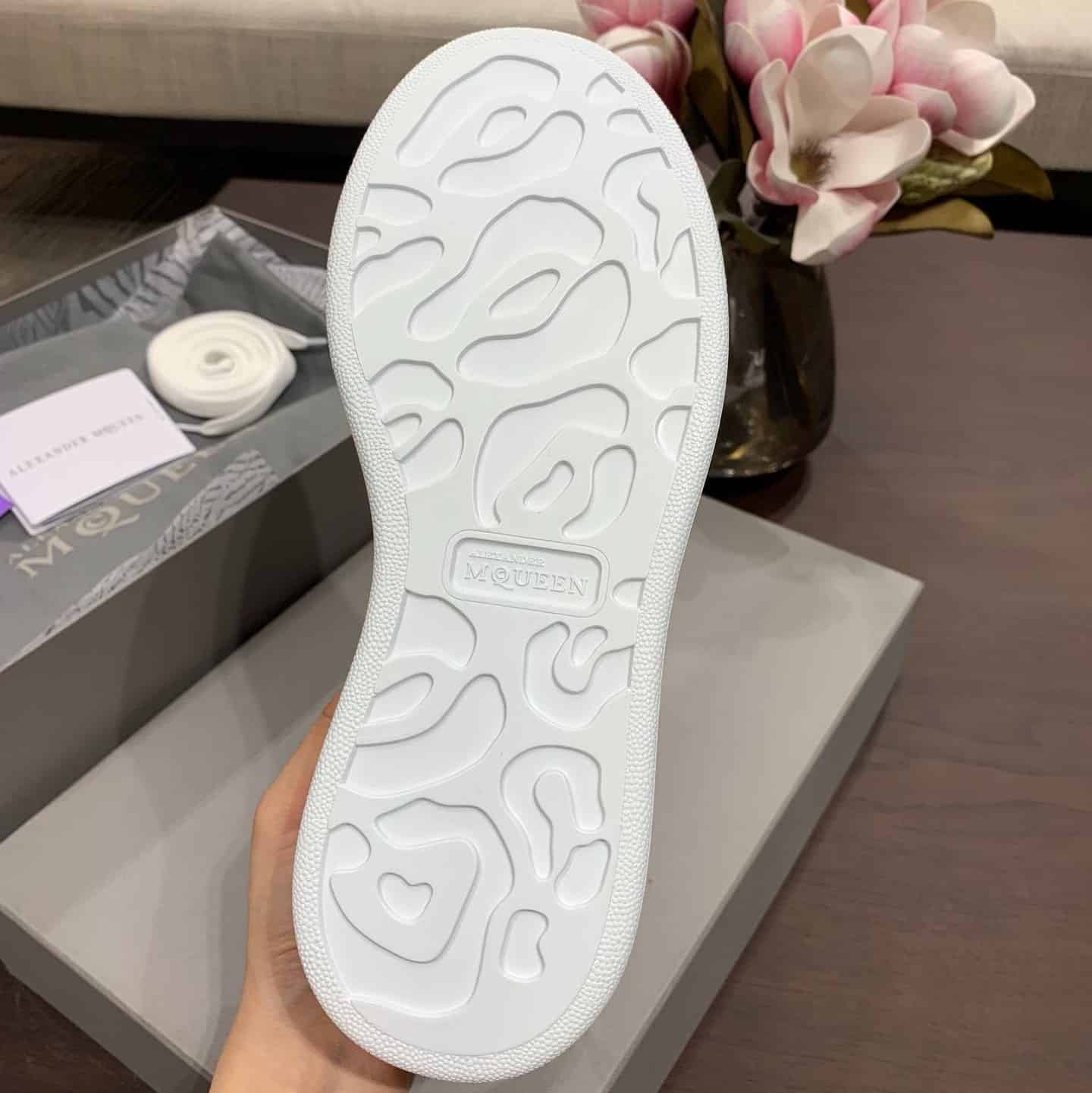 A1exa*der Mcqv*en Sneaker Dupe - AM13