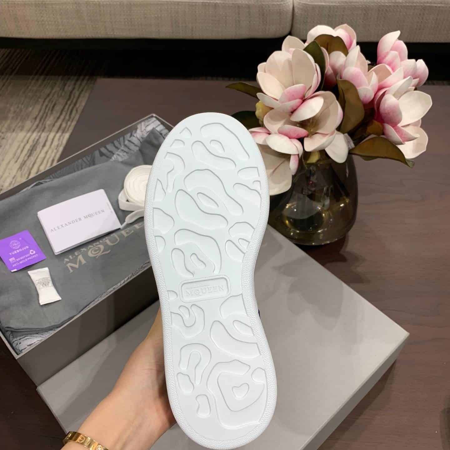 A1exa*der Mcqv*en Sneaker Dupe - AM10