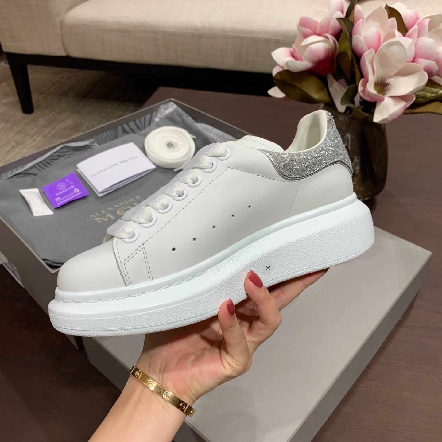 A1exa*der Mcqv*en Sneaker Dupe - AM15