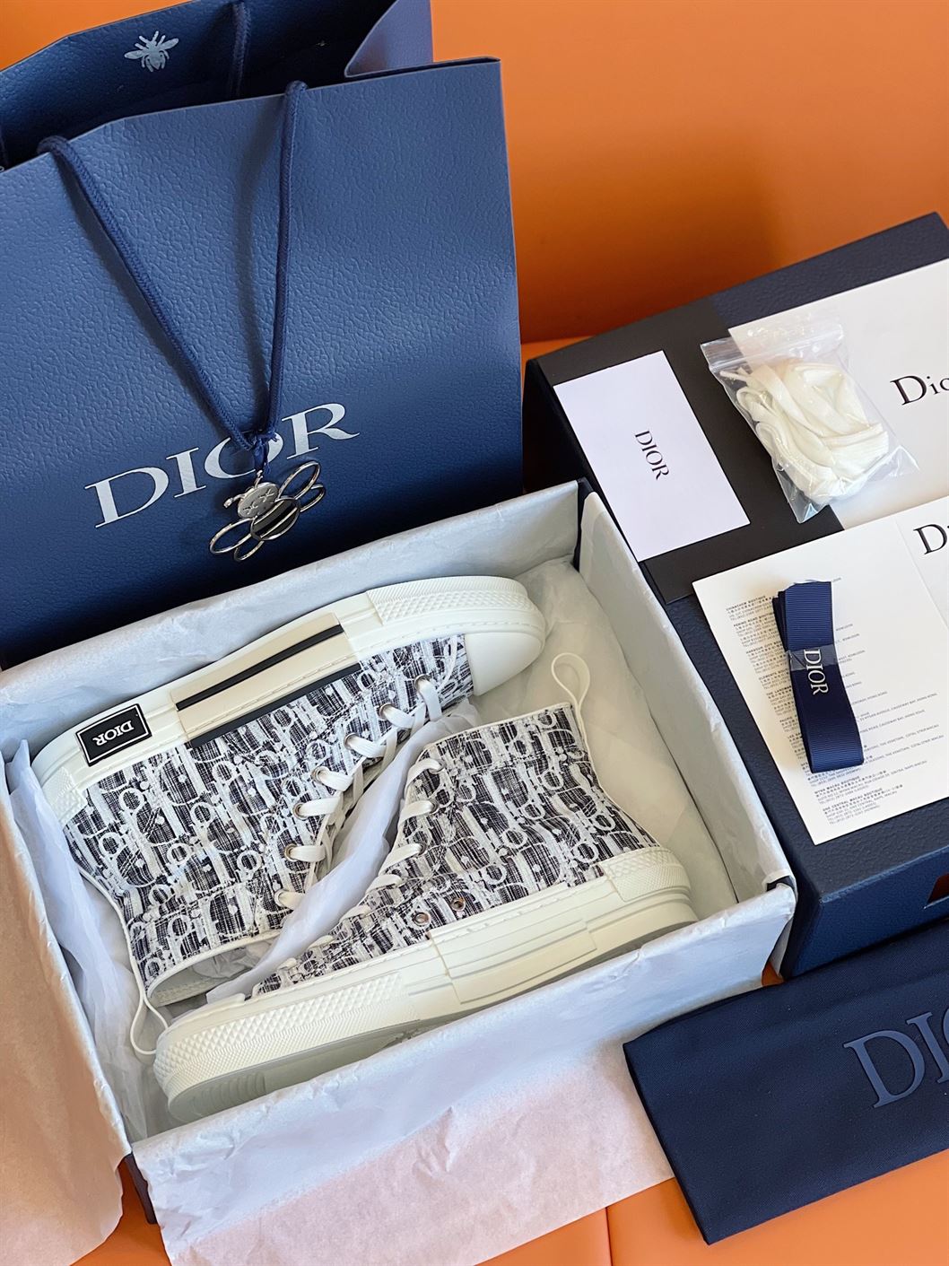 D10r B23 HIGH-TOP SNEAKER   DO036