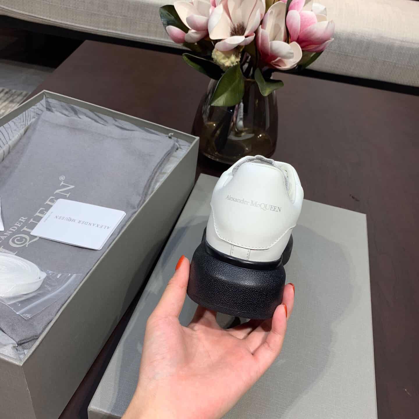 A1exa*der Mcqv*en Sneaker Dupe - AM2