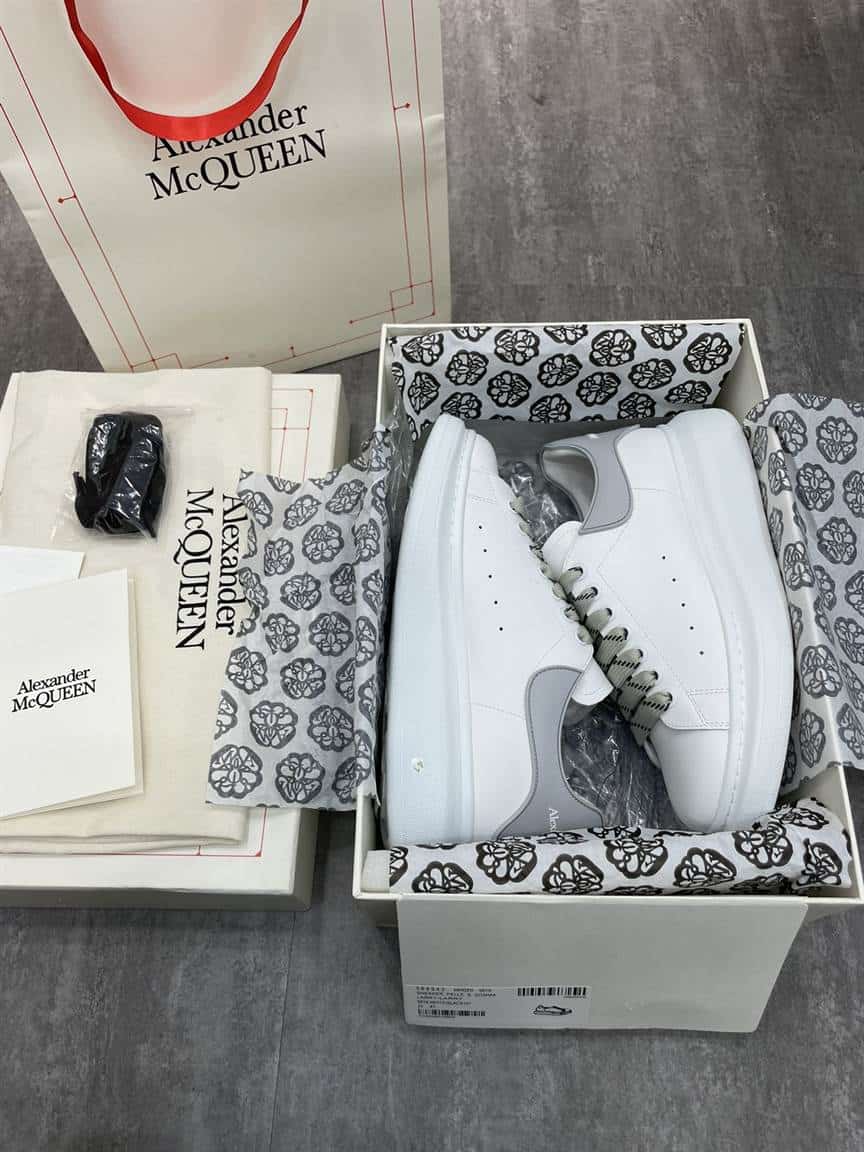 A1exa*der Mcqv*en SNEAKER   AM22