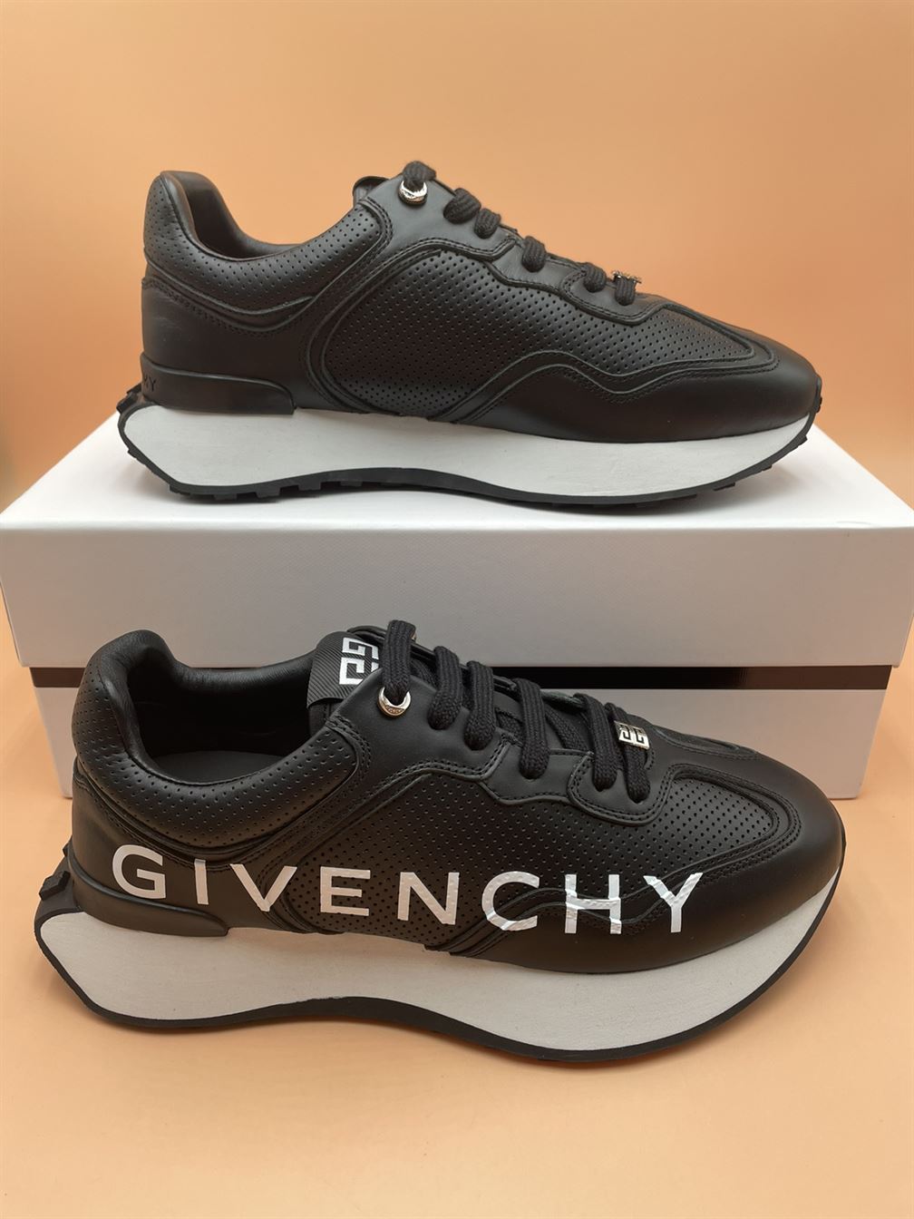GIVENCHY RUNNER SNEAKERS IN PERFORATED LEATHER   GVC003