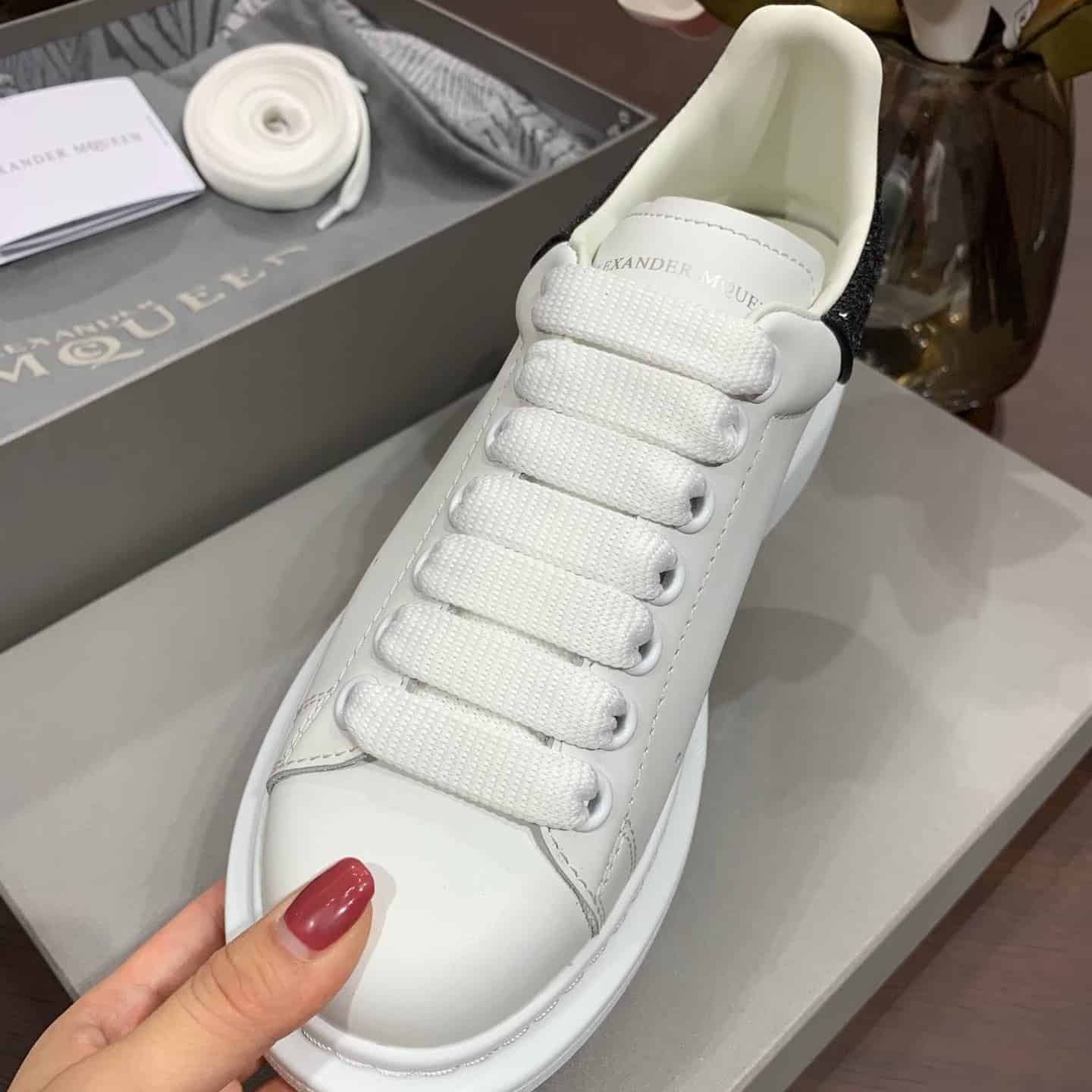 A1exa*der Mcqv*en Sneaker Dupe - AM18