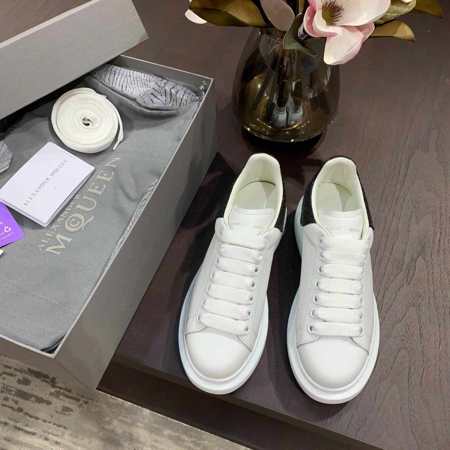 A1exa*der Mcqv*en Sneaker Dupe - AM18