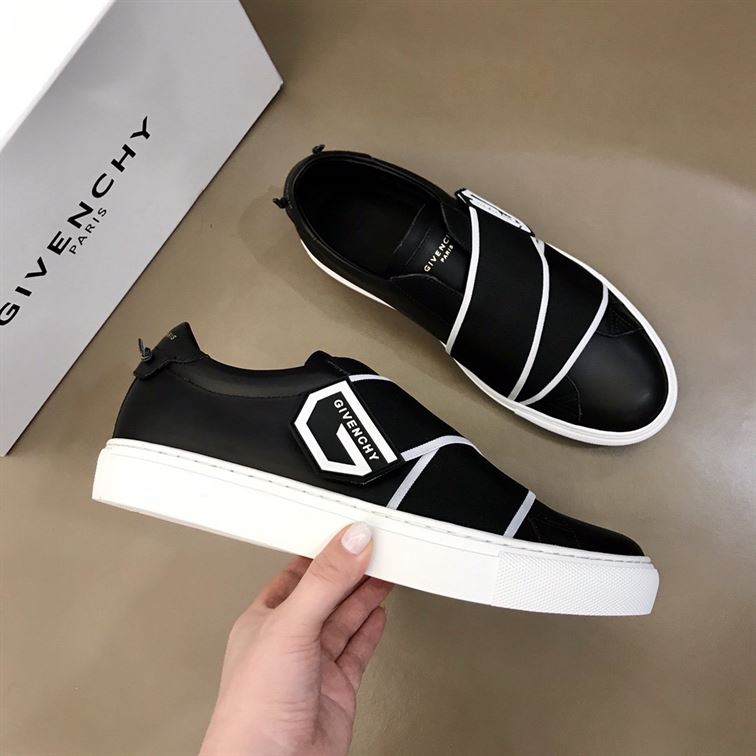 GIVENCHY ELASTICATED LOGO STRAP SNEAKERS   GVC005