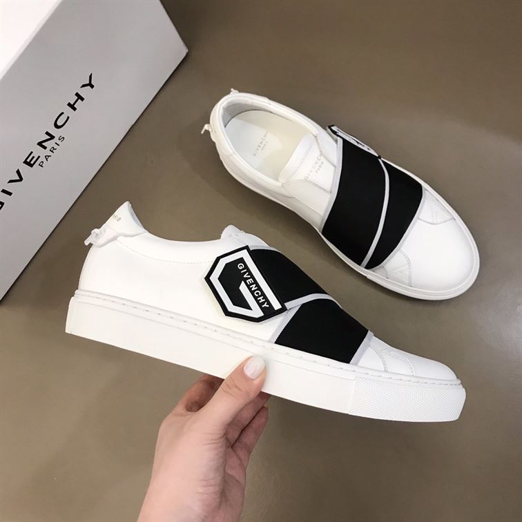 GIVENCHY ELASTICATED LOGO STRAP SNEAKERS   GVC004