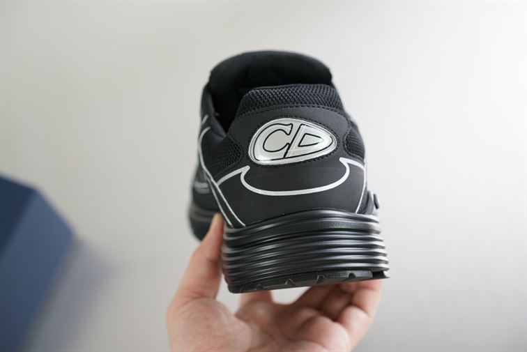 D10r B30 SNEAKER BLACK MESH AND TECHNICAL FABRIC   DO074