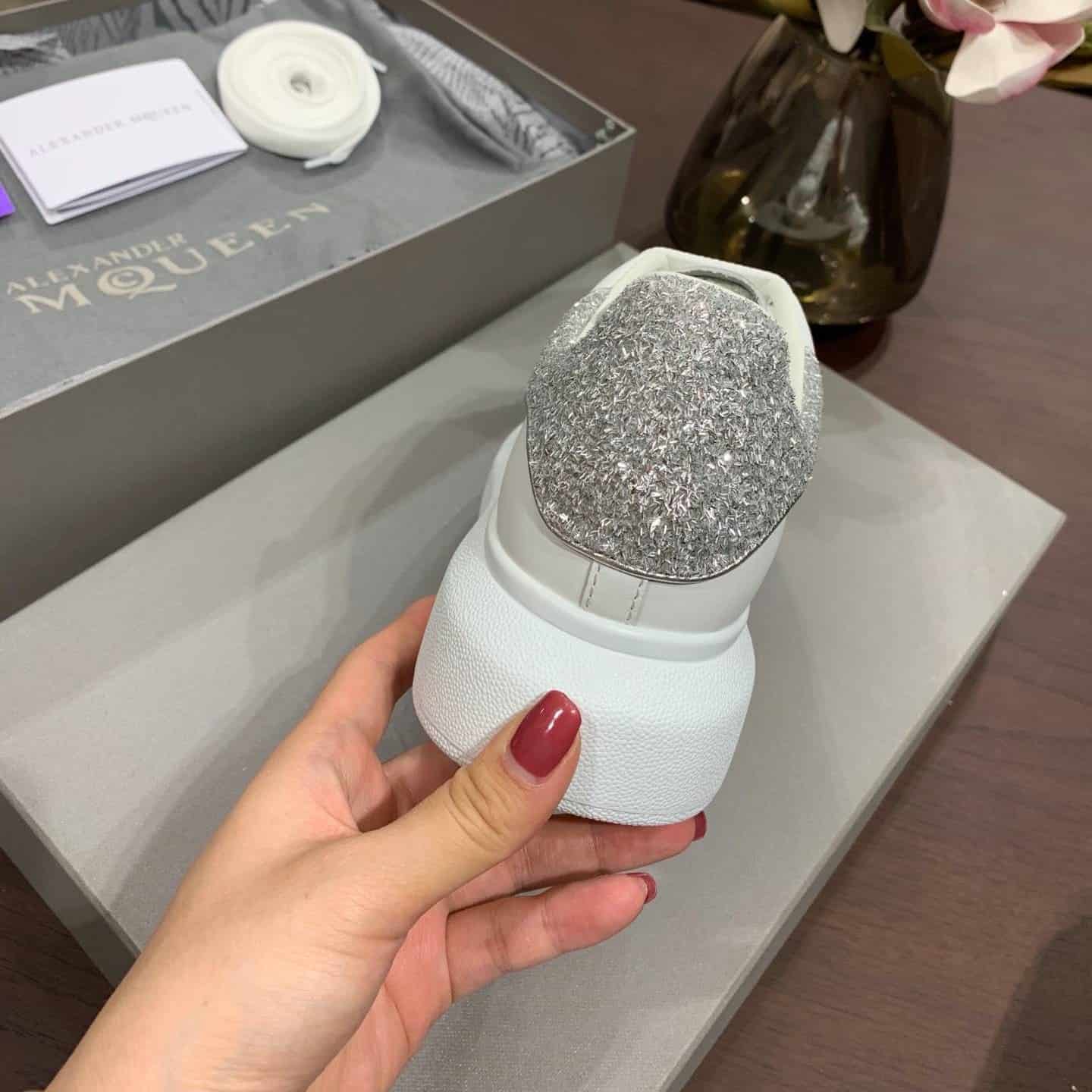 A1exa*der Mcqv*en Sneaker Dupe - AM15