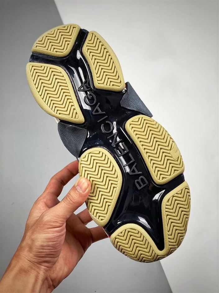 Gvc*1 X Ba1en*iaga TRIPLE S SNEAKER   BLA039