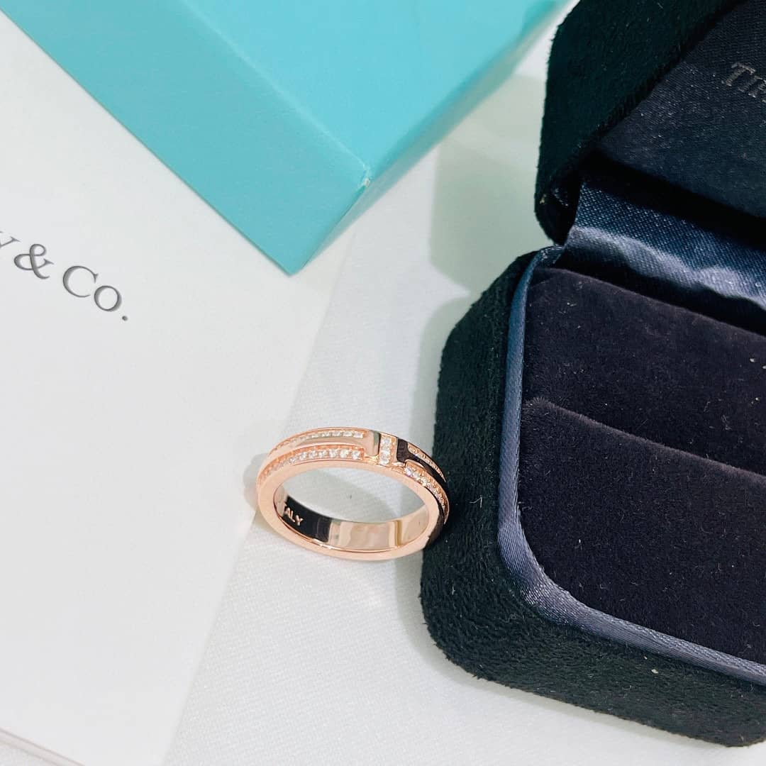 Knockoff T*f*ny Logo Ring