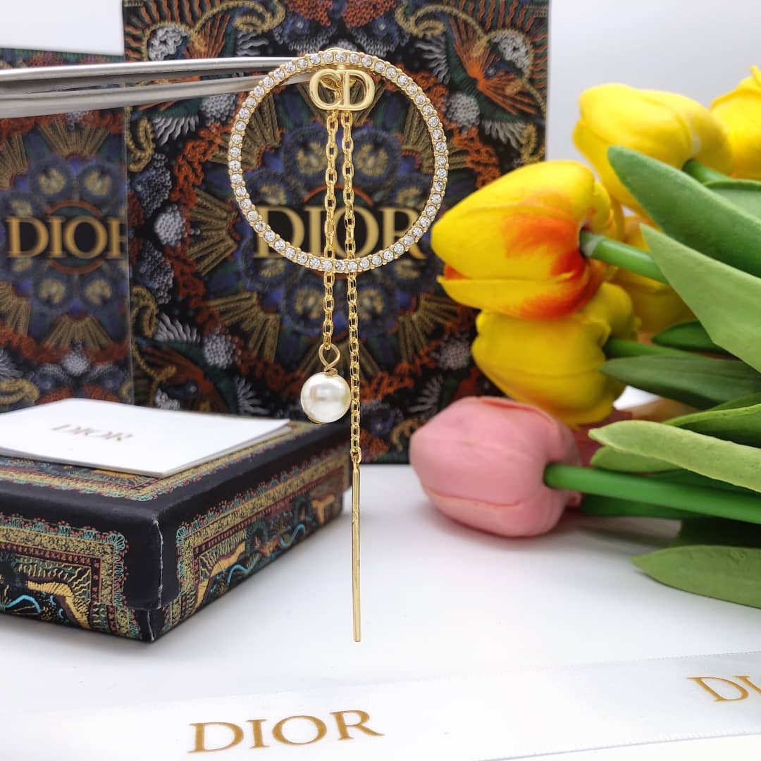 7 Star Chr1st1an D10r Earring