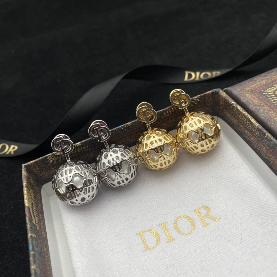 Wholesale Chr1st1an D10r Logo Earring