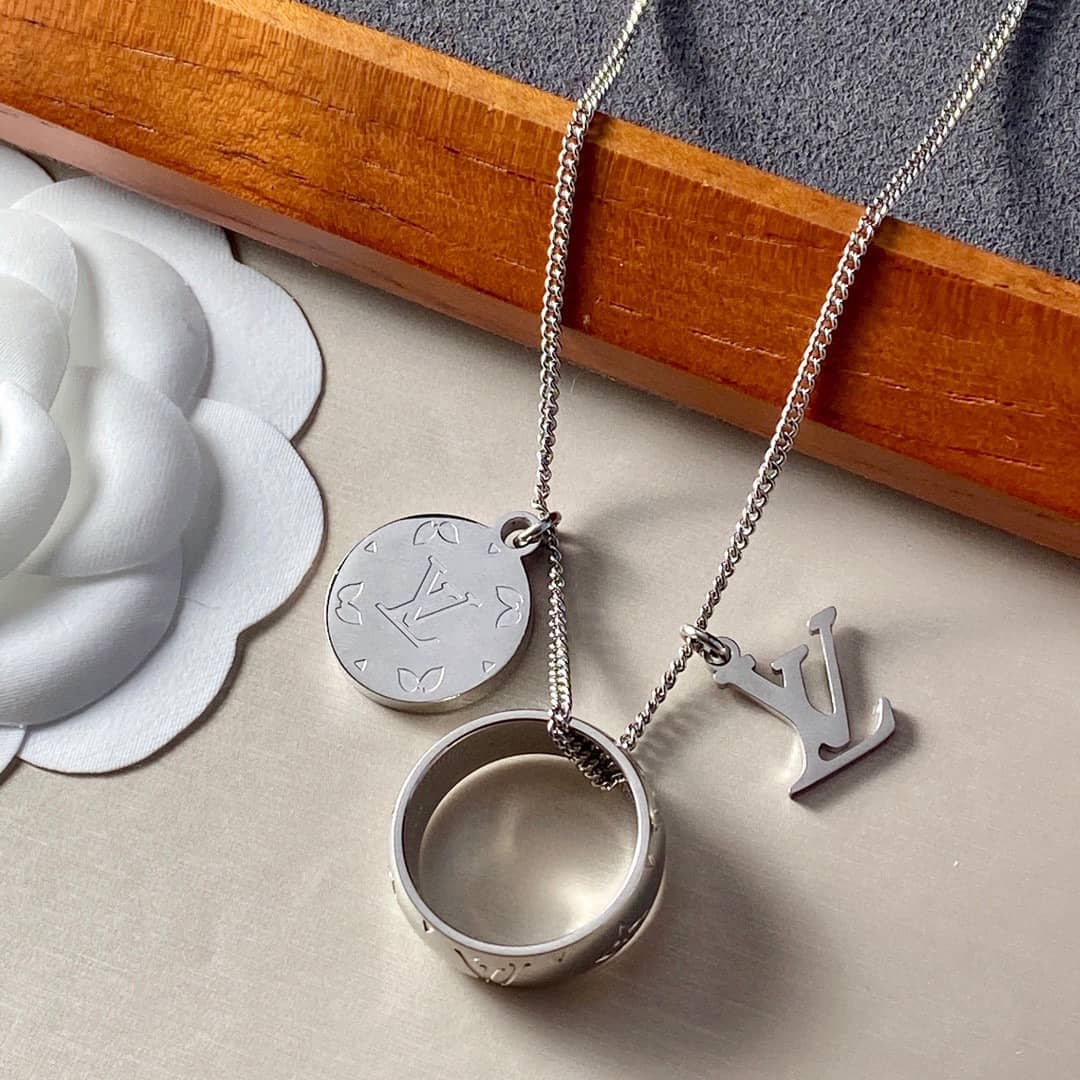 L0vis Vvtt0n Necklace First Copy