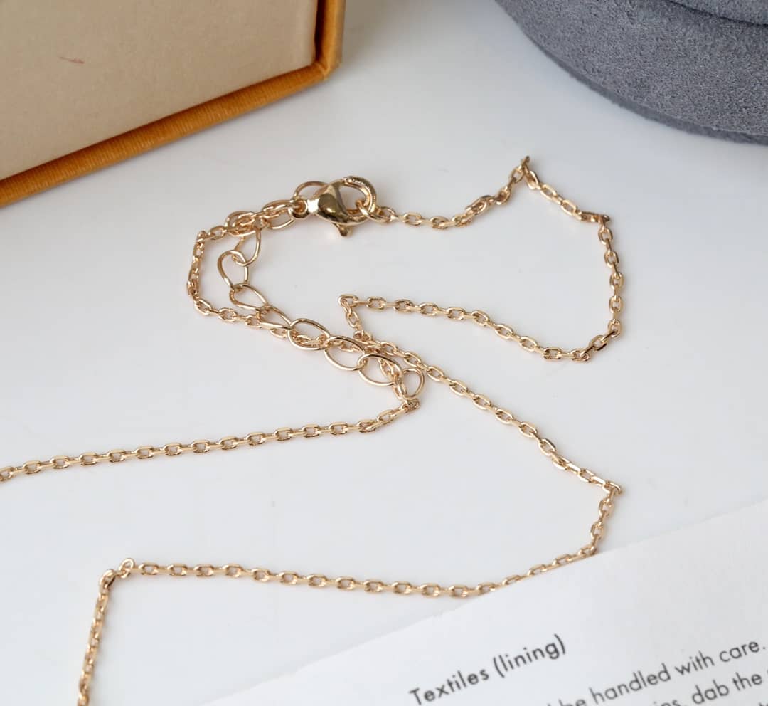 Knockoff L0vis Vvtt0n Logo Necklace