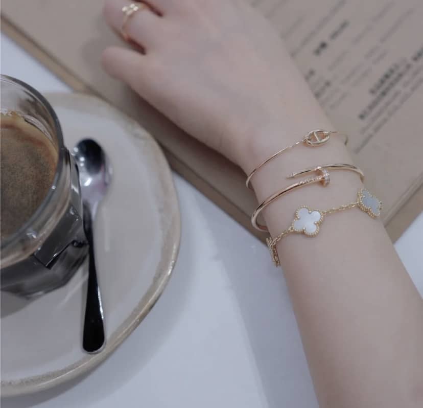 H**me5 Bracelet First Copy