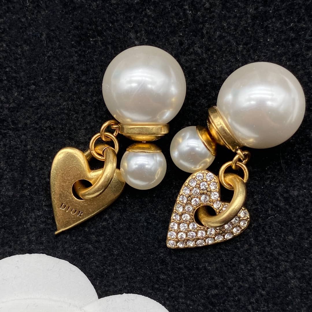 Best Chr1st1an D10r Classic Earring