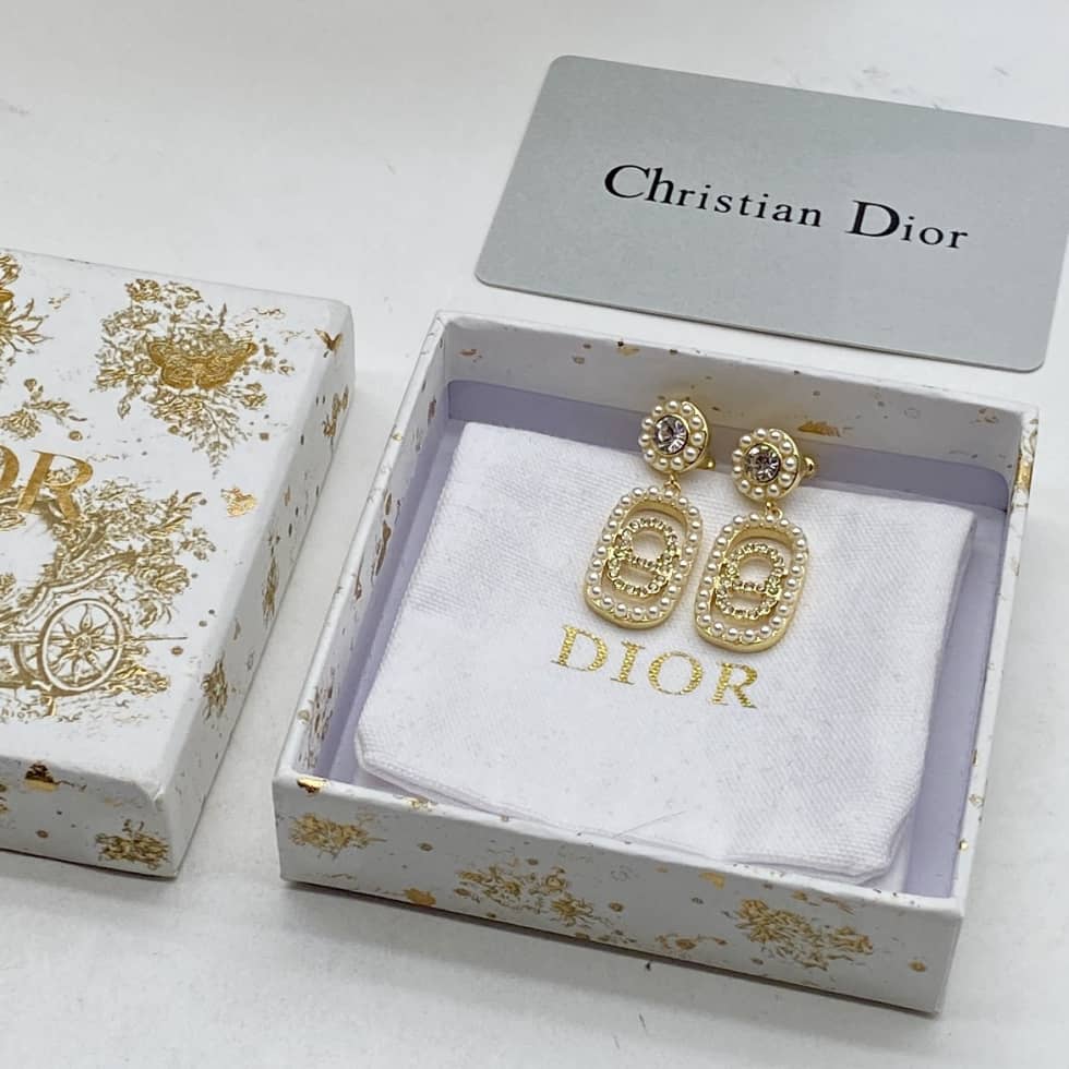Top Quality Chr1st1an D10r Earring