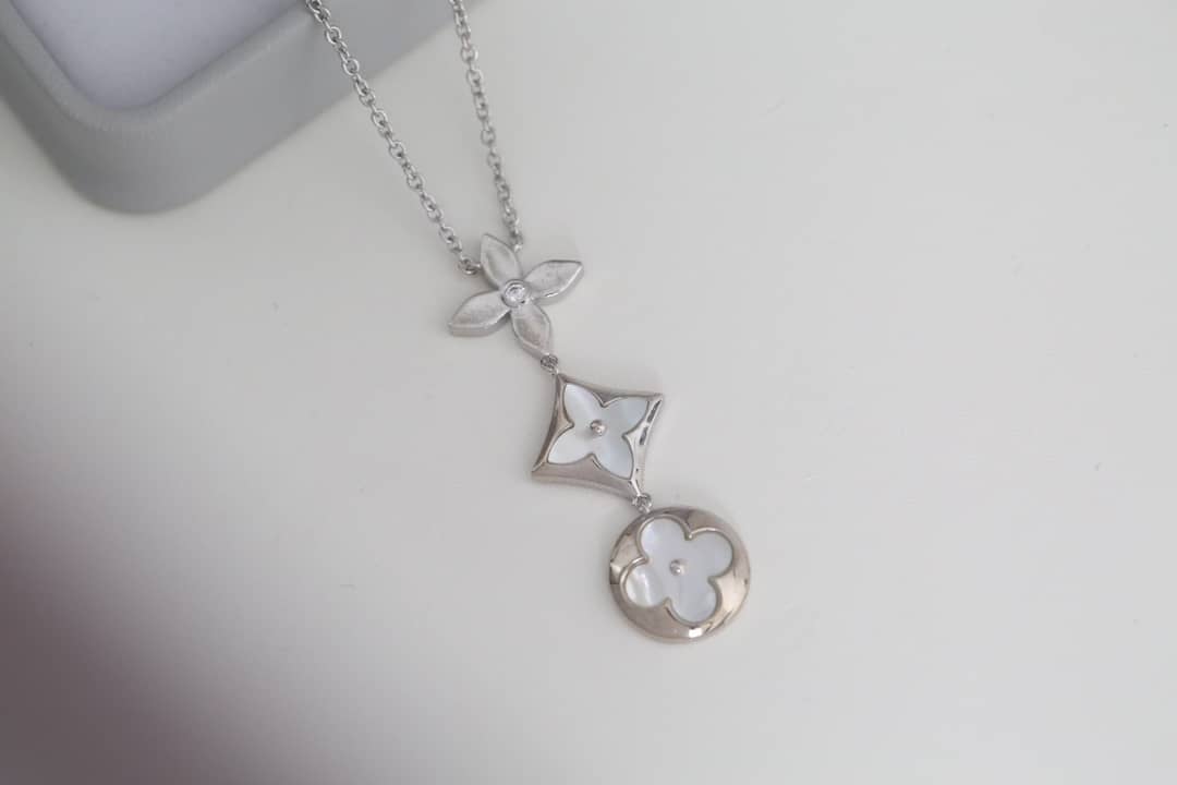 High Quality L0vis Vvtt0n Necklace