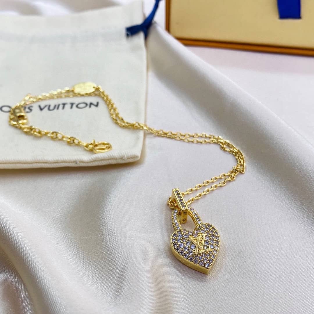 L0vis Vvtt0n Necklace First Copy
