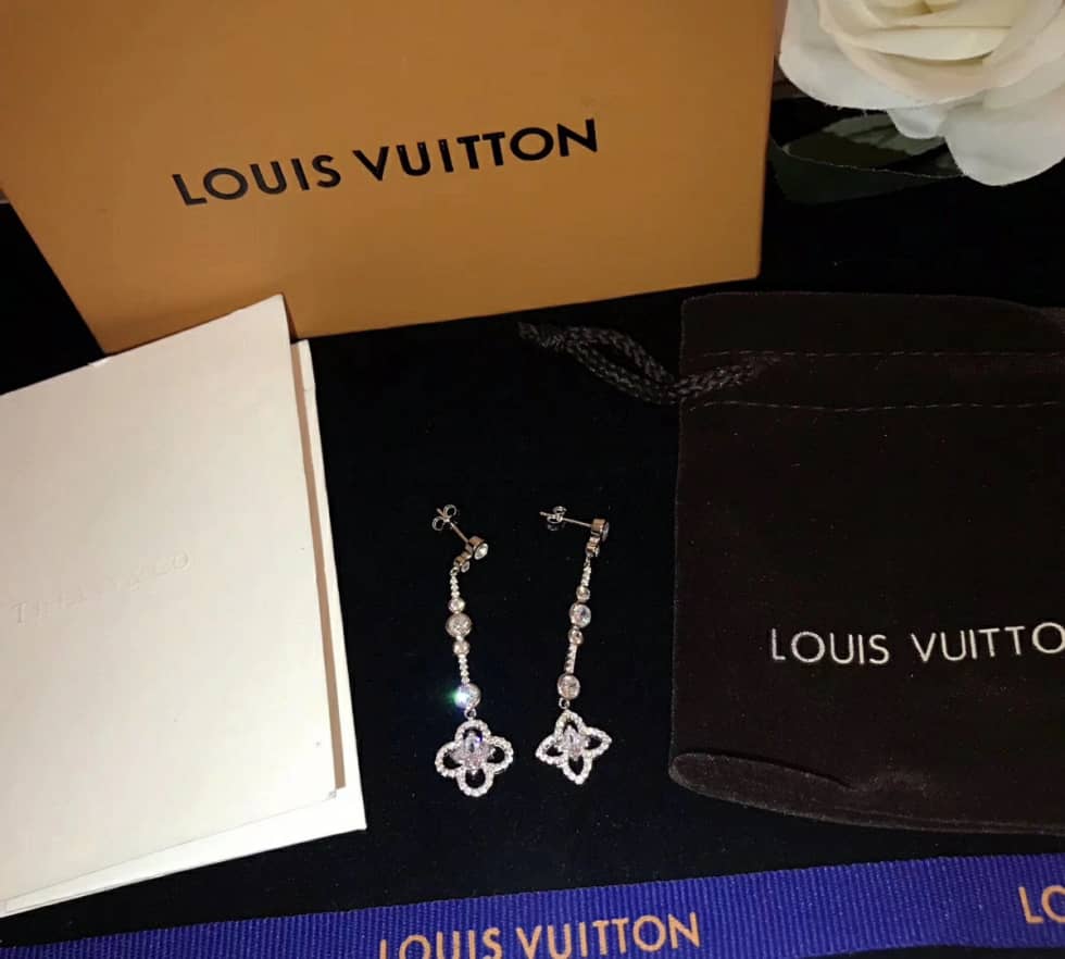 Fake L0vis Vvtt0n Logo Earring