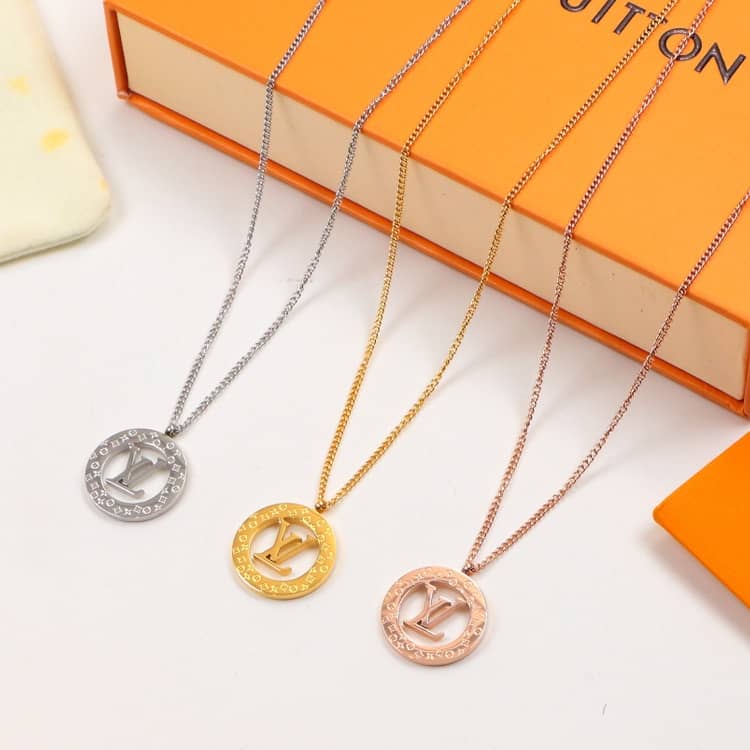 Fake L0vis Vvtt0n Logo Necklace