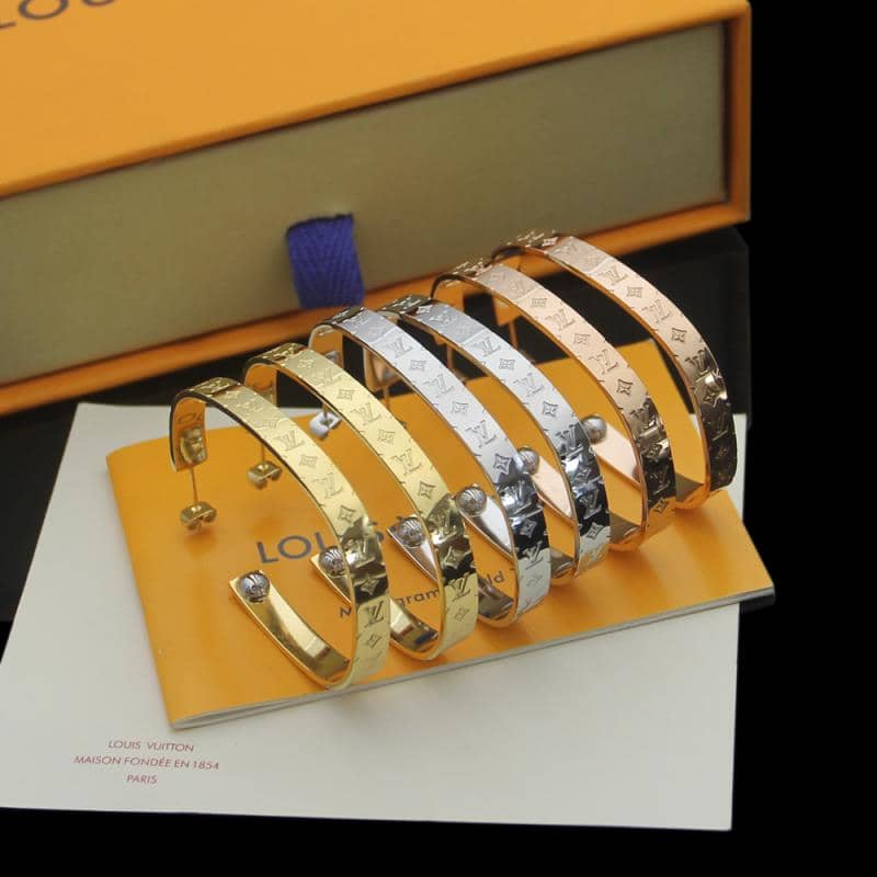 High Quality L0vis Vvtt0n Earring