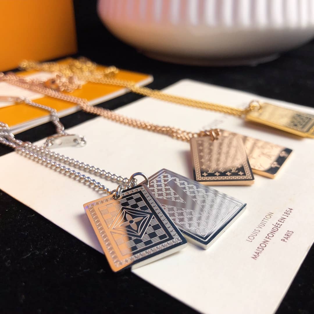 L0vis Vvtt0n Necklace First Copy