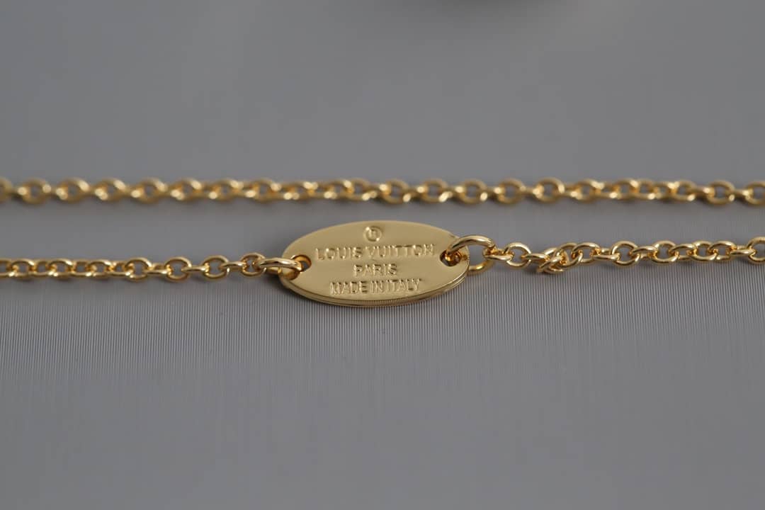 Fake L0vis Vvtt0n Logo Necklace