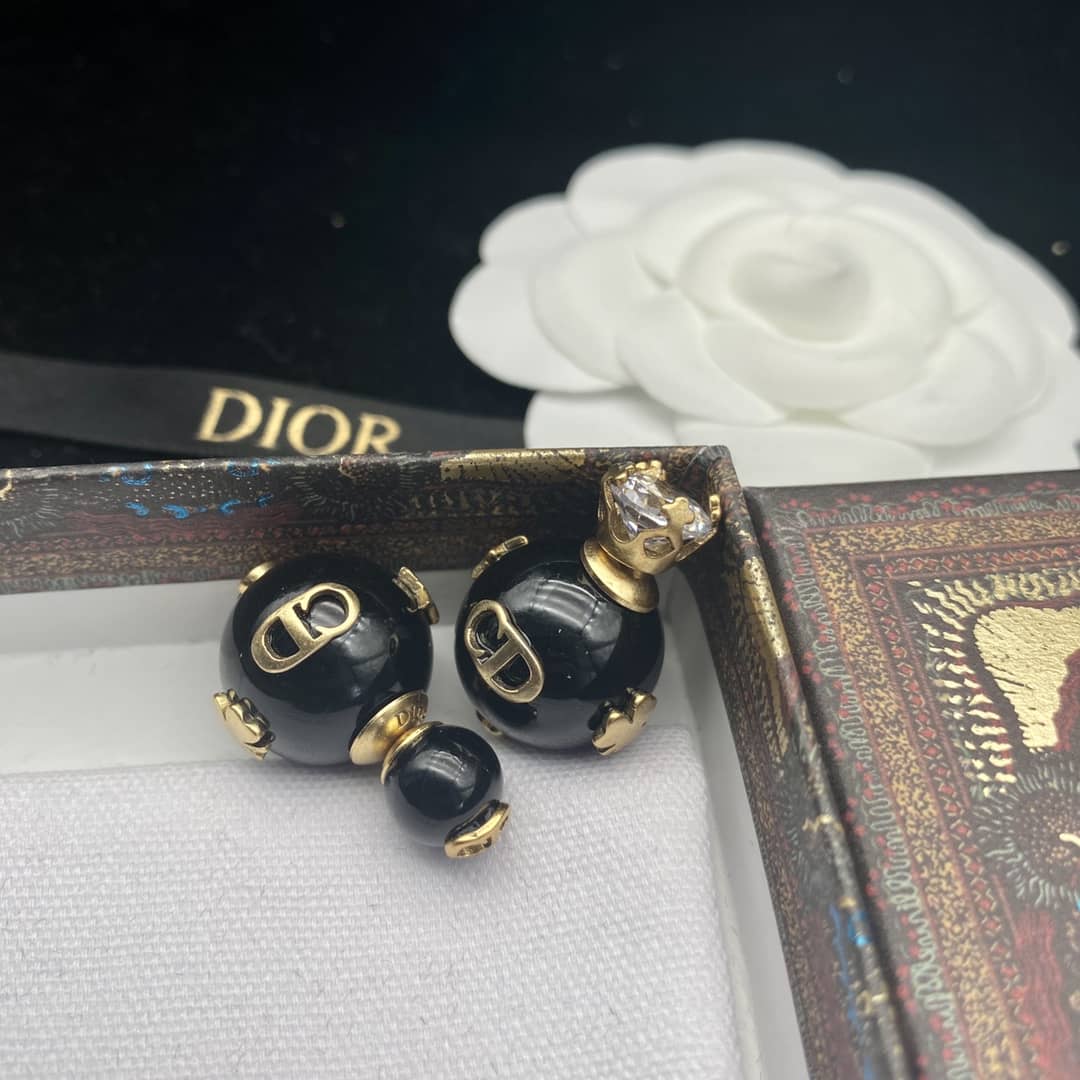 7 Star Chr1st1an D10r Earring