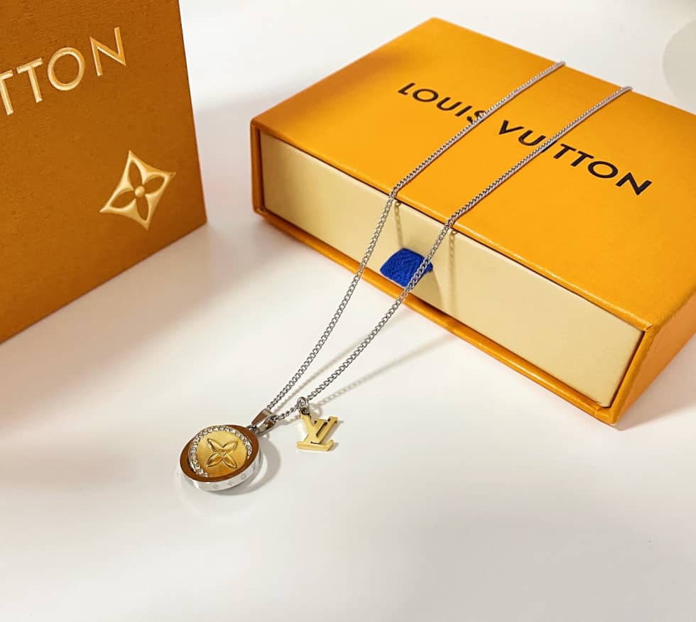 High Quality L0vis Vvtt0n Necklace