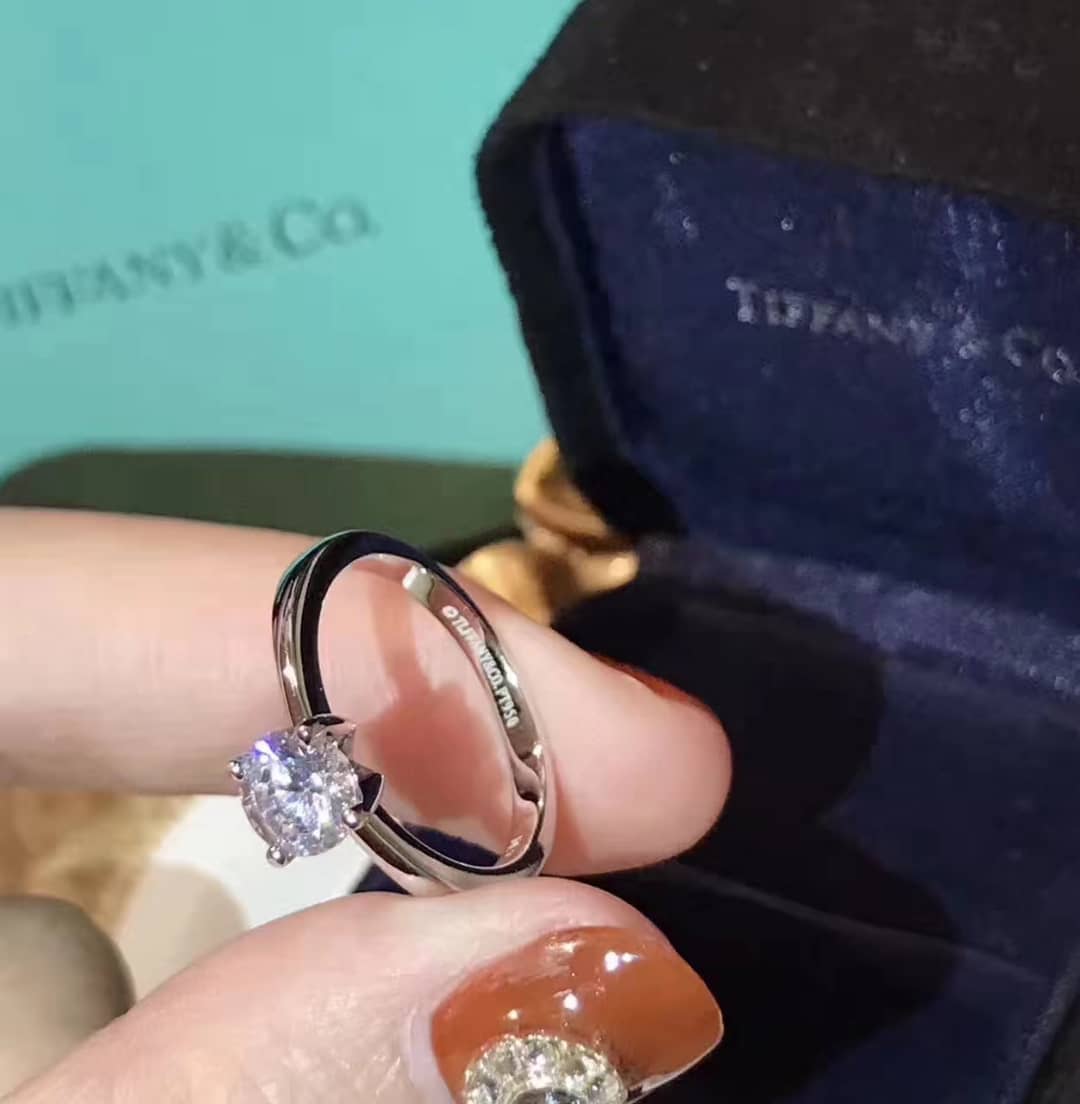 Knockoff T*f*ny Logo Ring