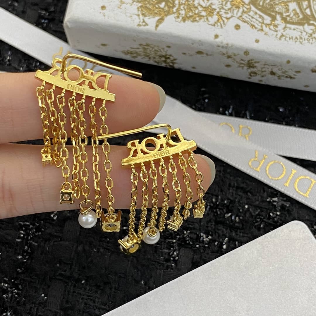 7 Star Chr1st1an D10r Earring