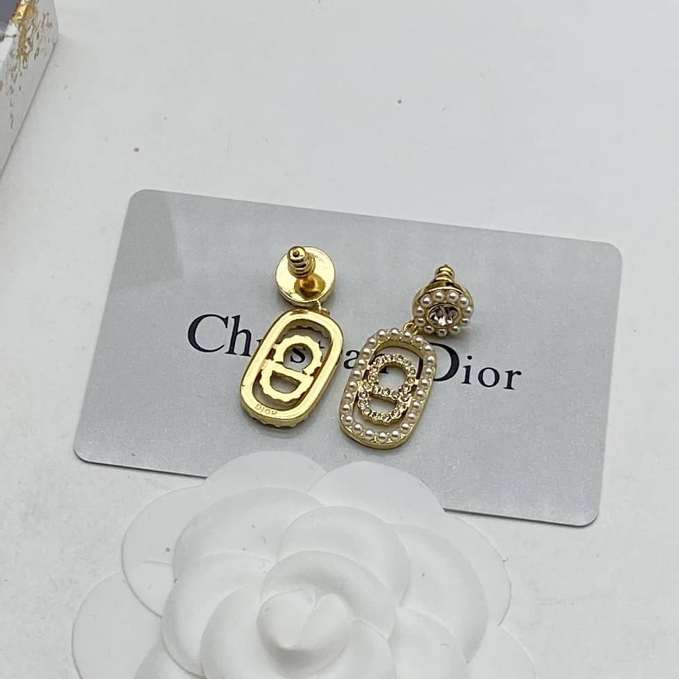 Top Quality Chr1st1an D10r Earring