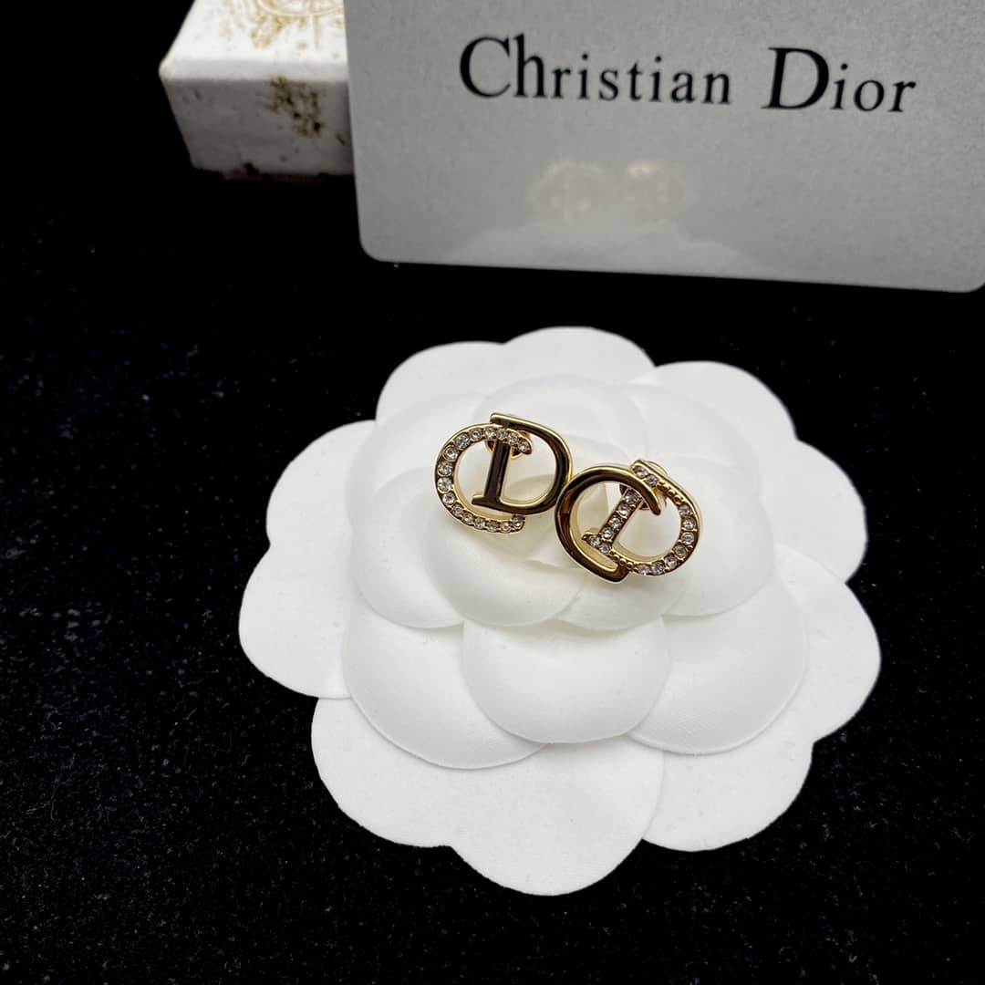 Best Chr1st1an D10r Classic Earring