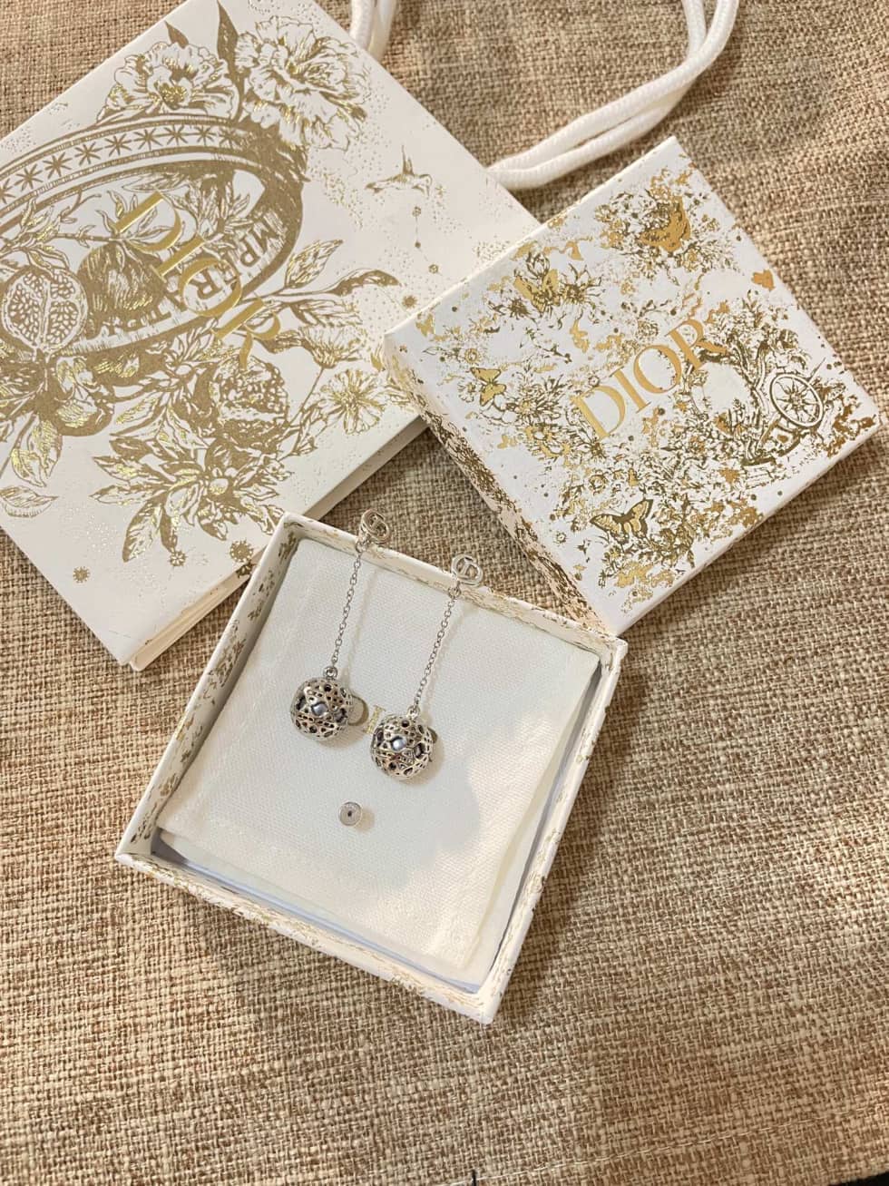 Knockoff Chr1st1an D10r Logo Earring